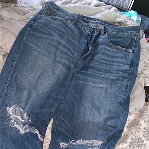 AE high rise tomgirl jeans (SZ 14 LONG)